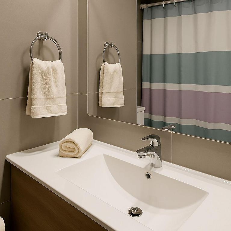 Style and space by the sea! - Three-Bedroom Apartment - Oceanfront - 11