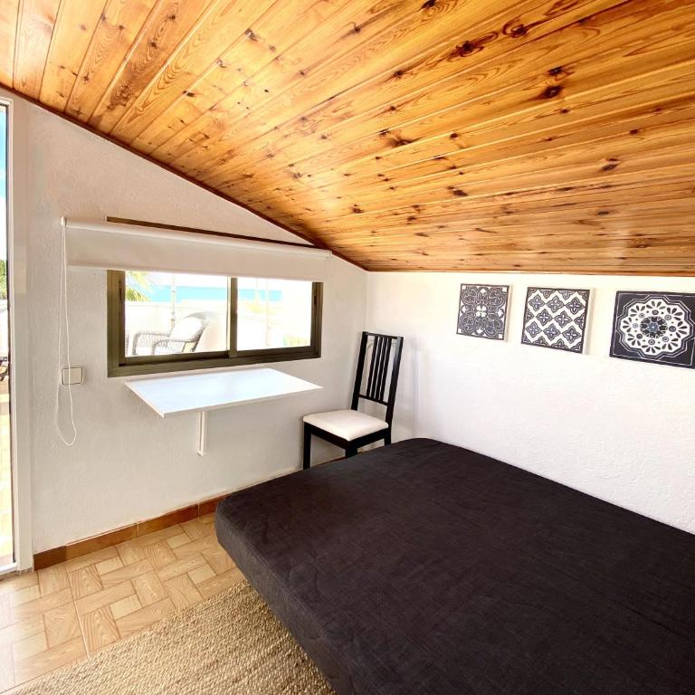 House in front of the beach - Three-Bedroom House - 17