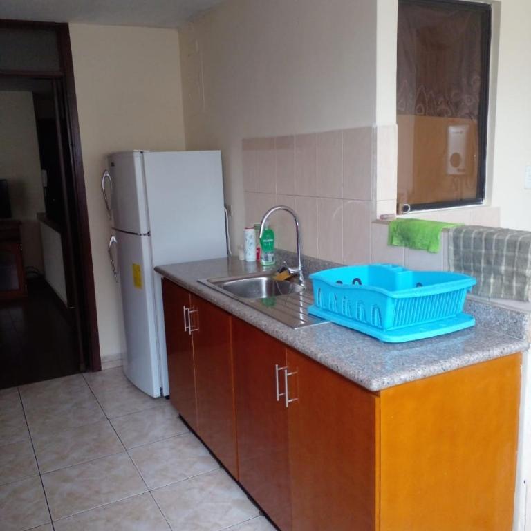 Departamento en La Colón 3 hab, 5 camas, equipado - Three-Bedroom Apartment - 10