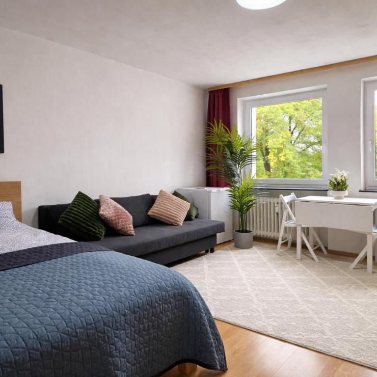 Quiet & Modern Studio near Tram & River Lech - Apartment mit 1 Schlafzimmer - 2