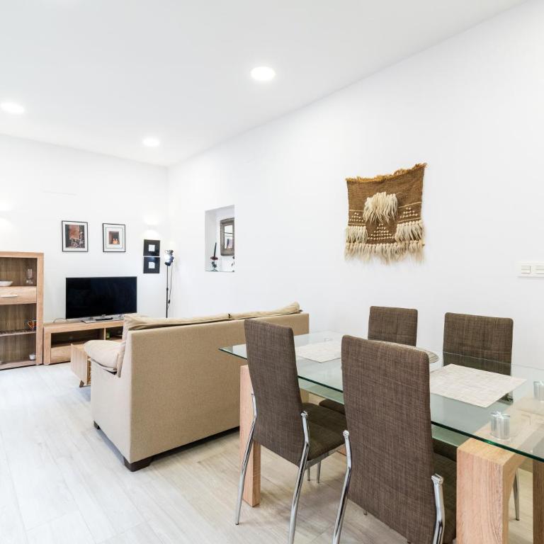 Alojamiento con Encanto en Corazón Granada - Two-Bedroom Apartment - 49
