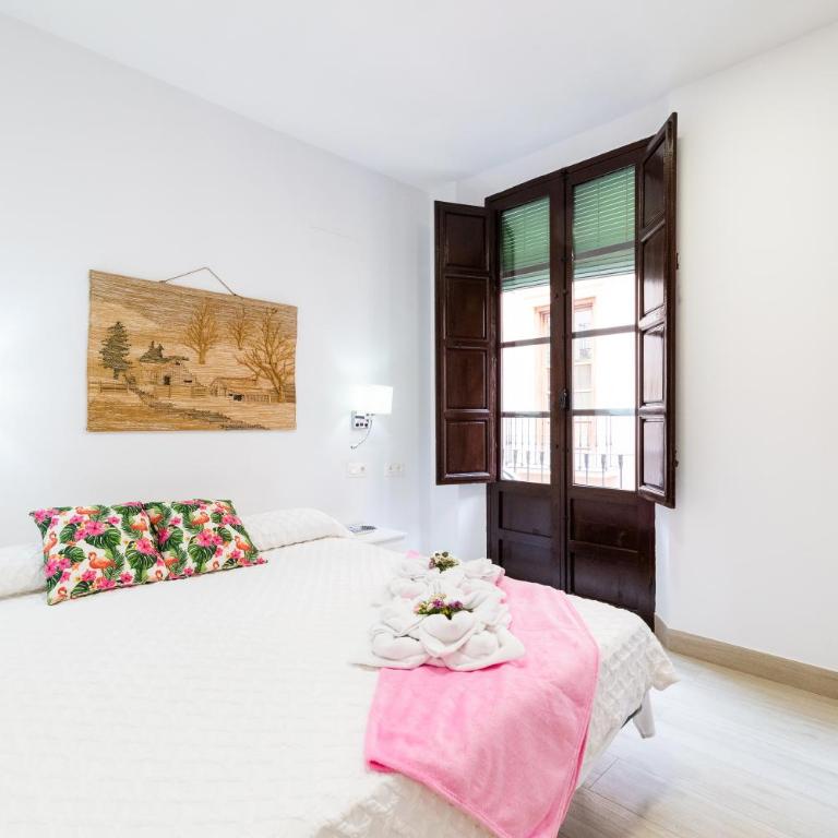 Alojamiento con Encanto en Corazón Granada - Two-Bedroom Apartment - 11
