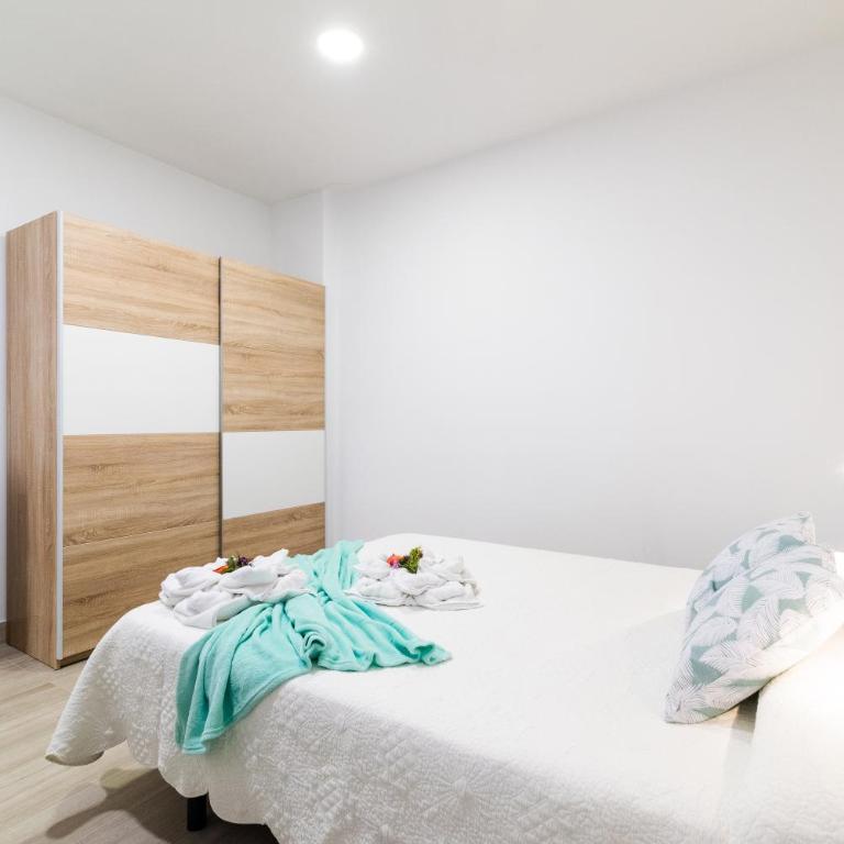 Alojamiento con Encanto en Corazón Granada - Two-Bedroom Apartment - 24