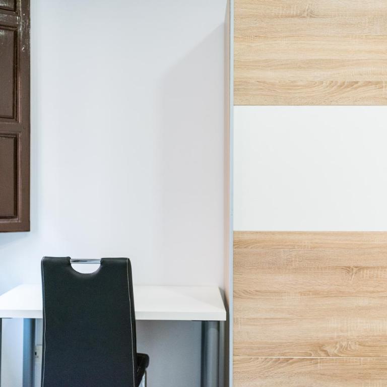 Alojamiento con Encanto en Corazón Granada - Two-Bedroom Apartment - 38