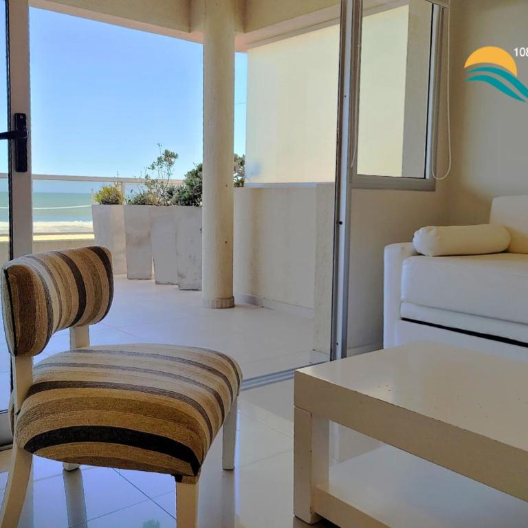 Departamentos frente al mar 108 y el mar - One-Bedroom Apartment with Balcony - 1