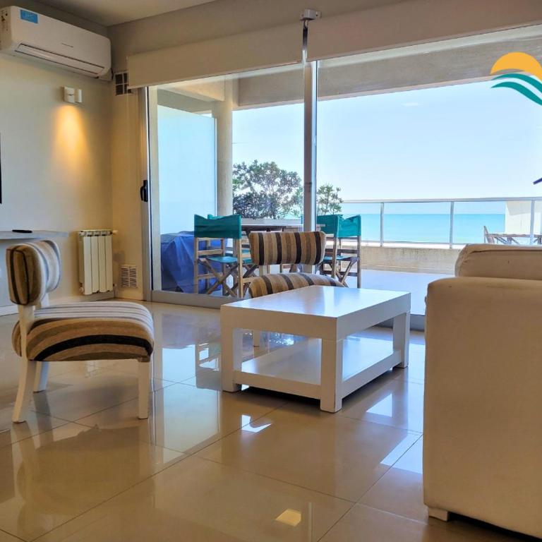 Departamentos frente al mar 108 y el mar - One-Bedroom Apartment with Balcony - 2