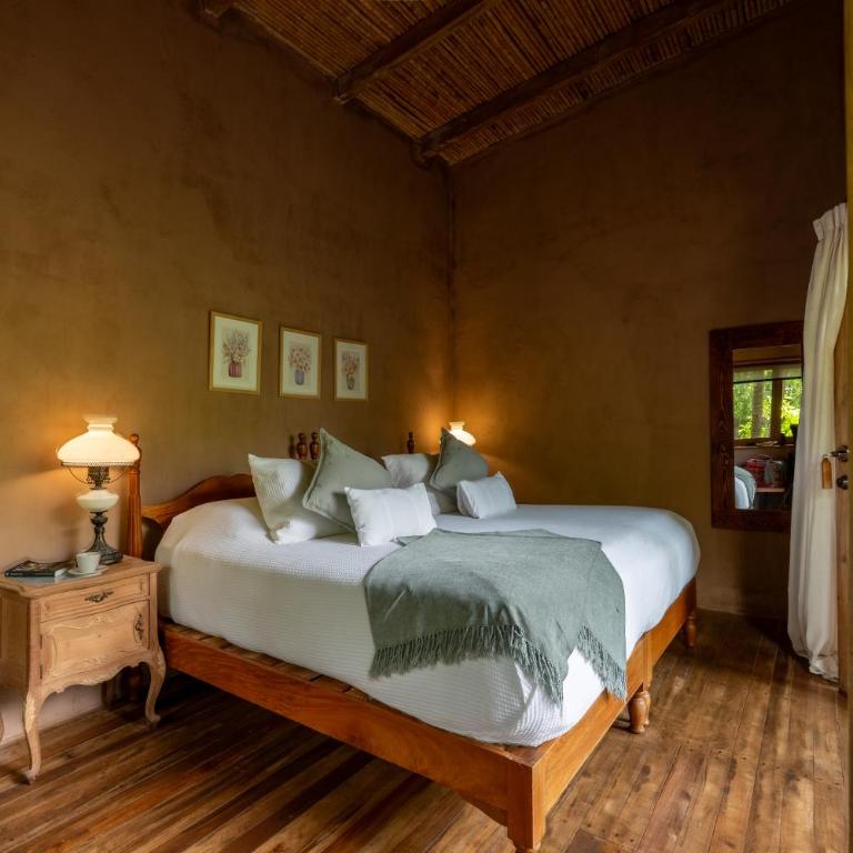 Gocta Natura Reserve - Habitación con cama extragrande y vistas a la montaña - 12