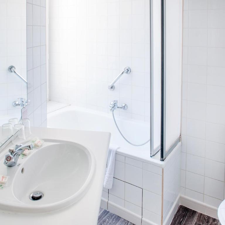 Hôtel Continental - Chambre Simple avec Climatisation - 2