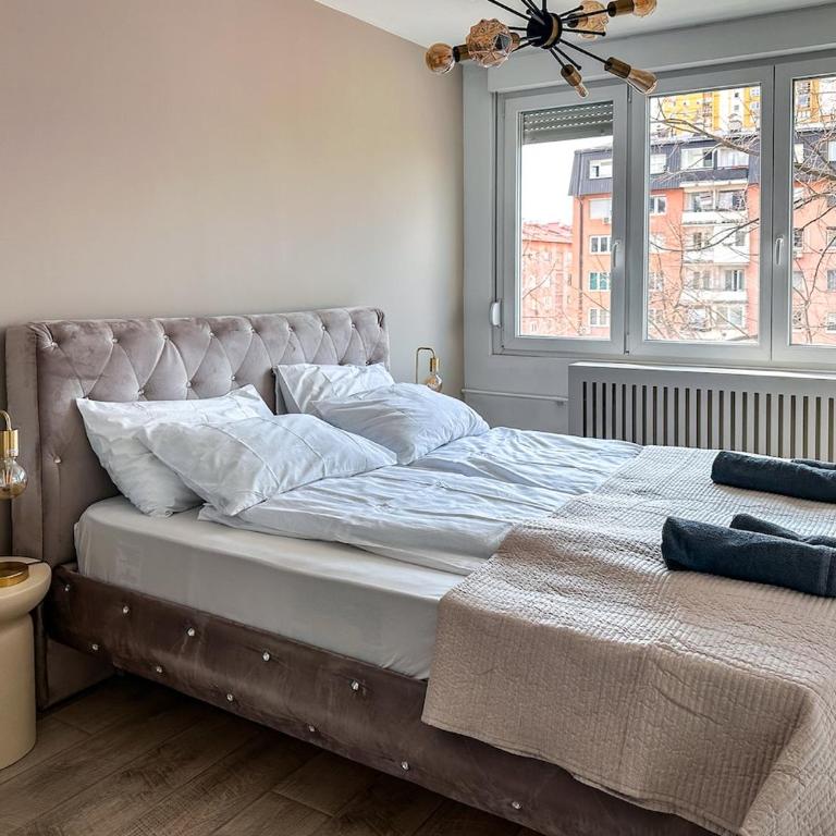 Cheyf Central Lux - One-Bedroom Apartment - 22