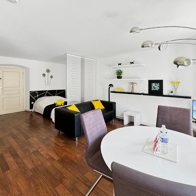 B&B by Jo - Apartment - 1
