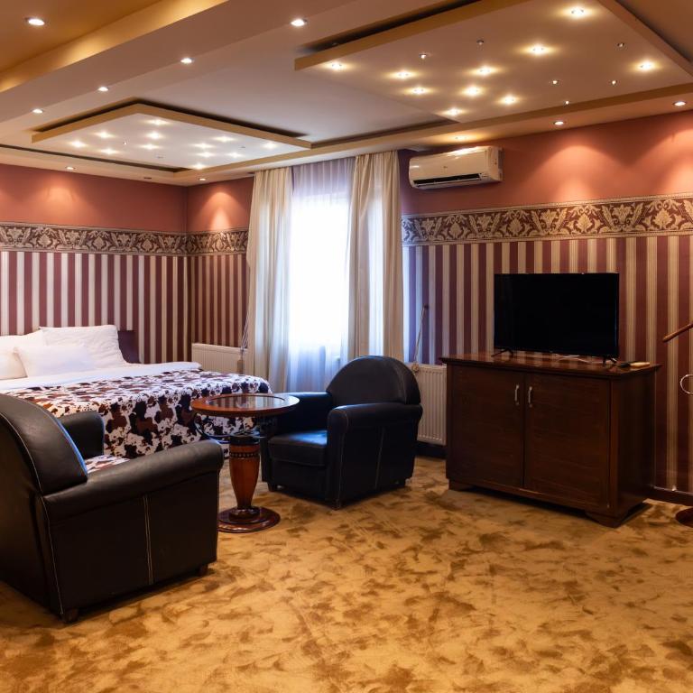 Garni Hotel Garson-Lux NS - Deluks Dvokrevetna Soba sa Bračnim Krevetom/Zasebnim Krevetima - 7