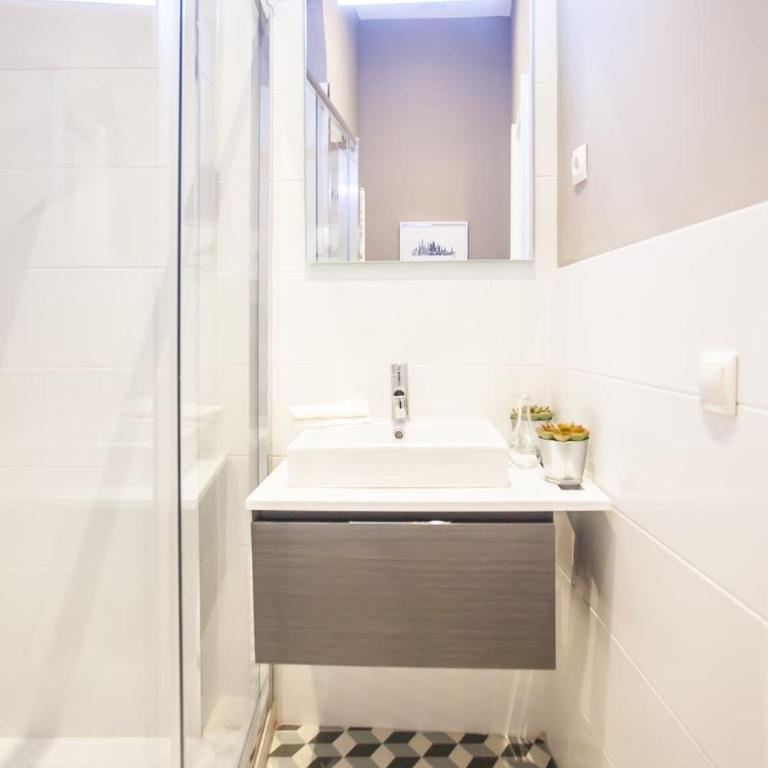 Rentalis - Tirso de Molina Apartment - Two-Bedroom Apartment - 13