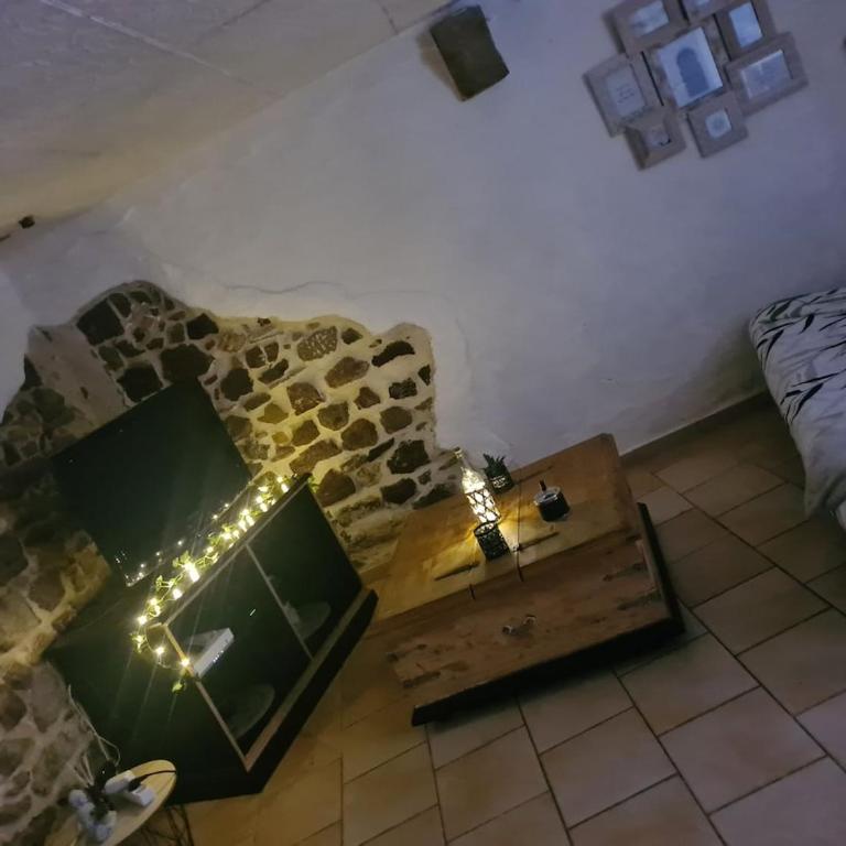Atypical studio - One-Bedroom Apartment - 1