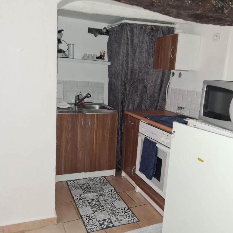 Atypical studio - One-Bedroom Apartment - 3