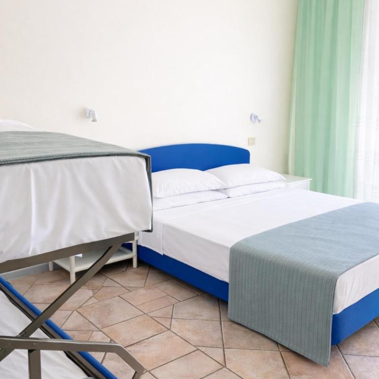 Bellariva Feeling Hotel - Camera Comfort Quadrupla con Balcone - 6