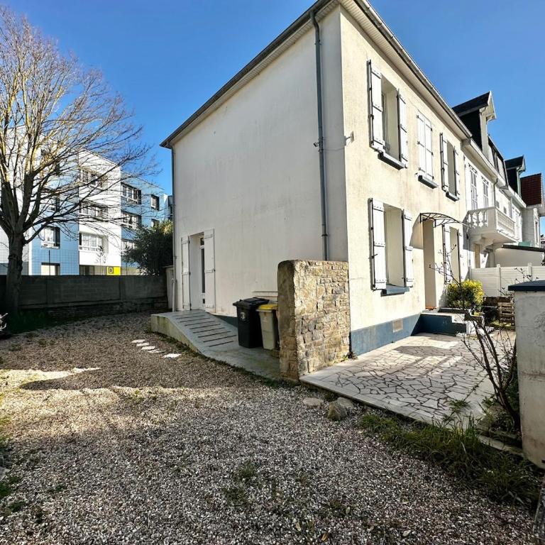 Marius Charmante maison pour 6 pers avec Jardin clos et Parking - Three-Bedroom Vacation Home - 33