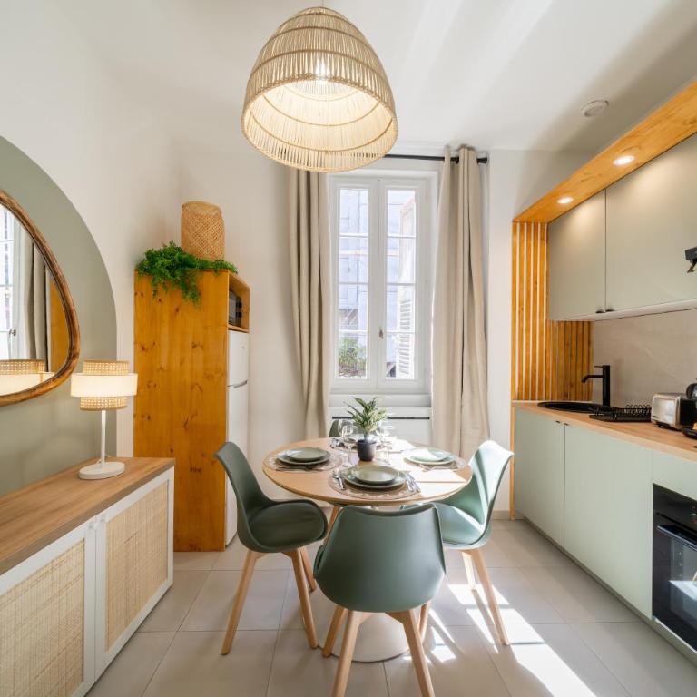 Studio bohème au cœur de Grasse - Place des Artistes - Appartement-Studio avec 1 Lit Double - 14