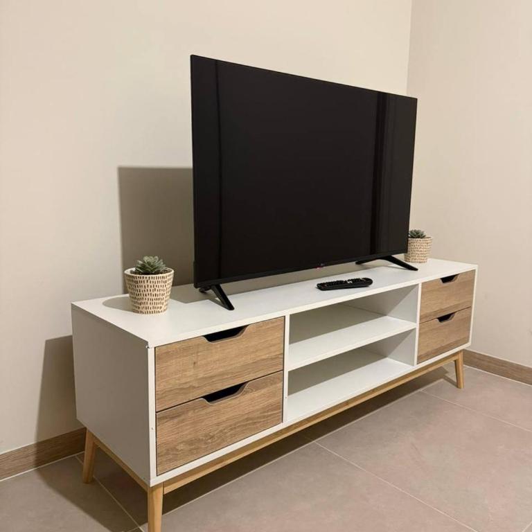 Dpto Manuel Rodriguez - Three-Bedroom Apartment - 4