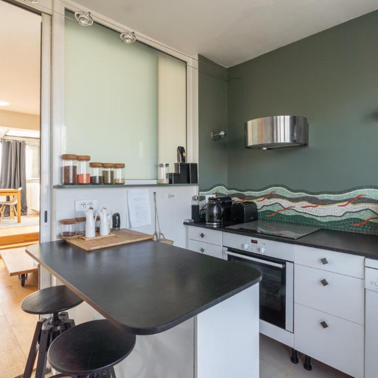 Breathtaking 2BD Apartment Roof-top Patio 19e! - Appartement - 4