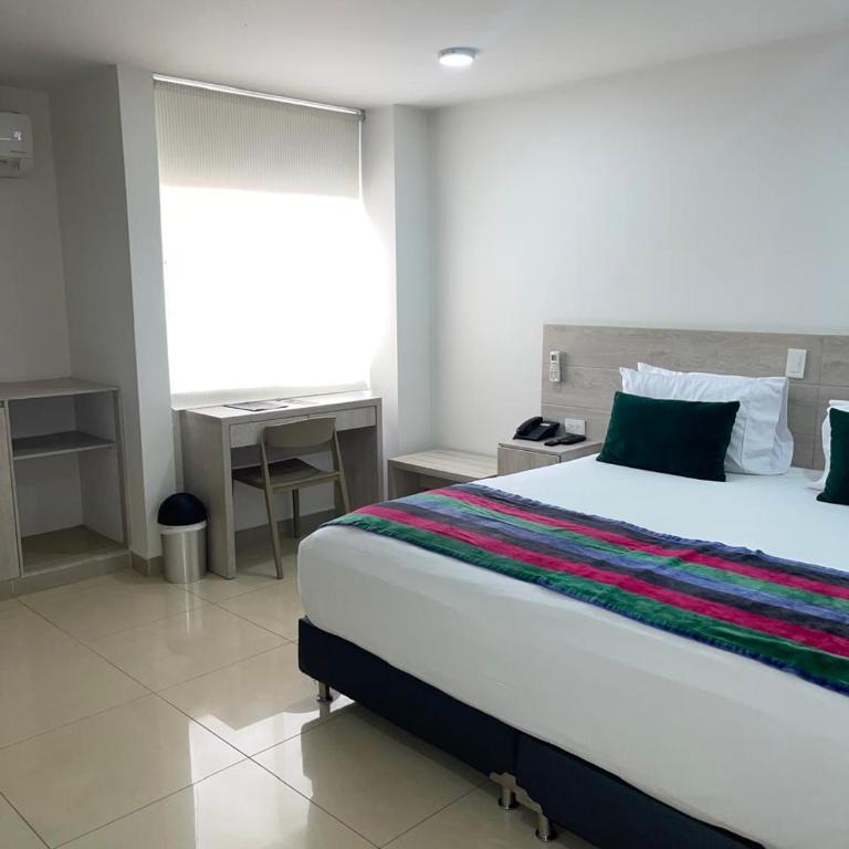 Hotel Suite Comfort - Deluxe Double Room - 4