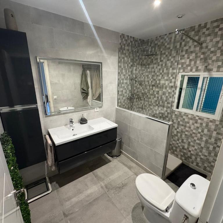 Chalet Individual para 6 personas con piscina privada - Three-Bedroom Townhouse - 17