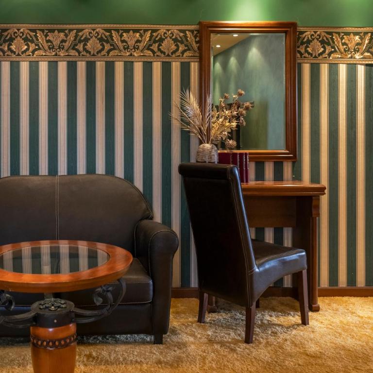 Garni Hotel Garson-Lux NS - Deluks Dvokrevetna Soba sa Bračnim Krevetom/Zasebnim Krevetima - 13