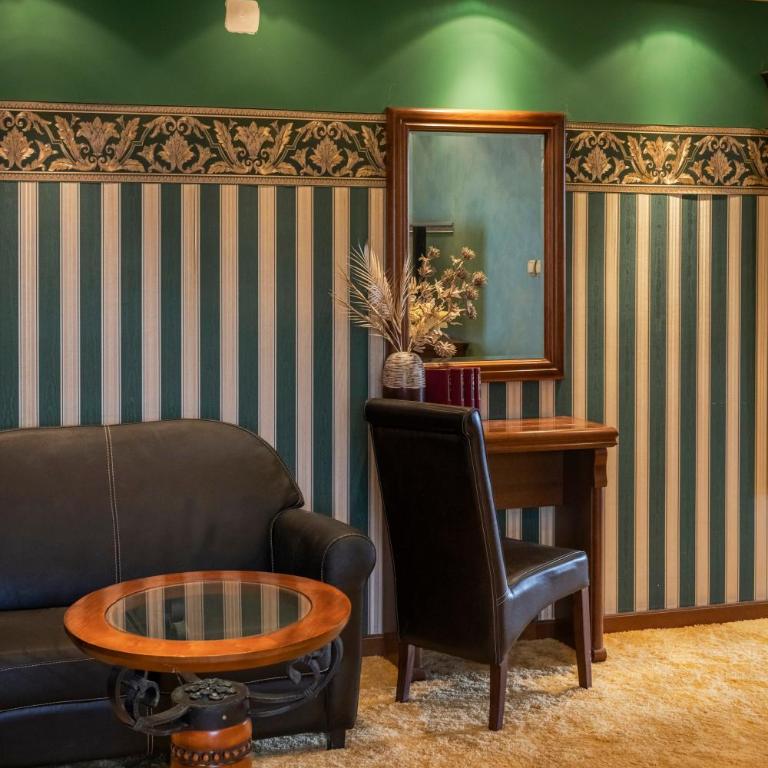 Garni Hotel Garson-Lux NS - Deluks Dvokrevetna Soba sa Bračnim Krevetom/Zasebnim Krevetima - 16