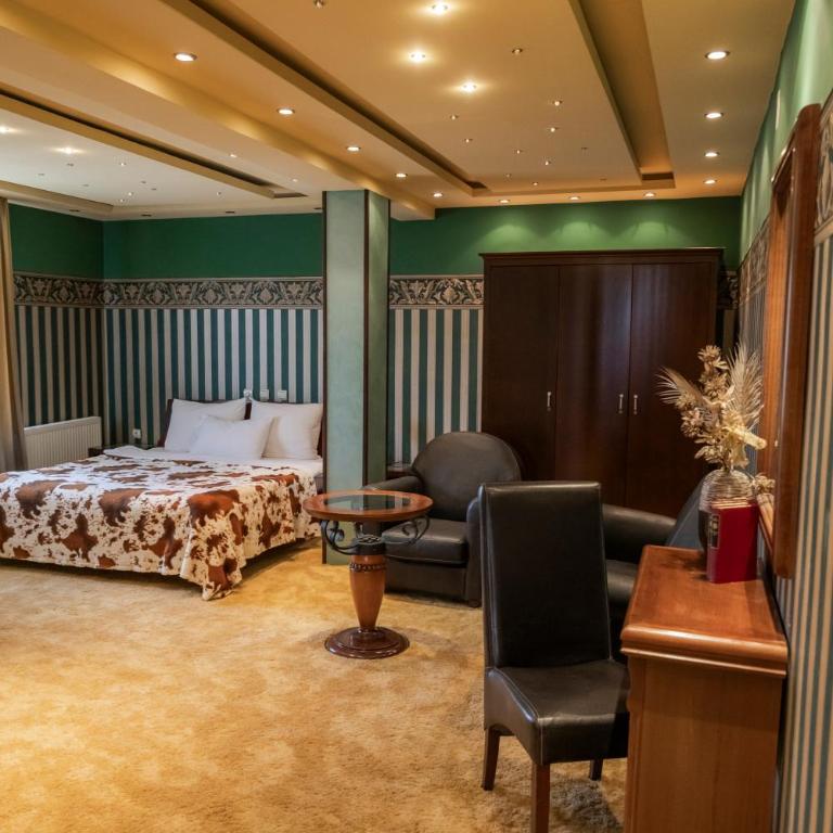 Garni Hotel Garson-Lux NS - Deluks Dvokrevetna Soba sa Bračnim Krevetom/Zasebnim Krevetima - 10