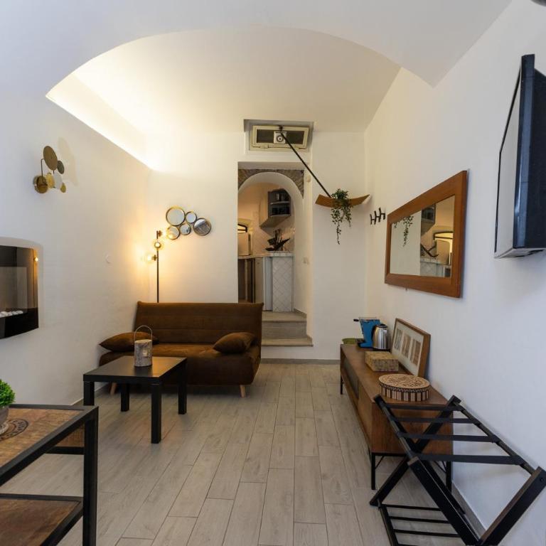 GuestHost - Rione VI Parione Cozy Flat - Appartamento con 1 Camera da Letto - 1