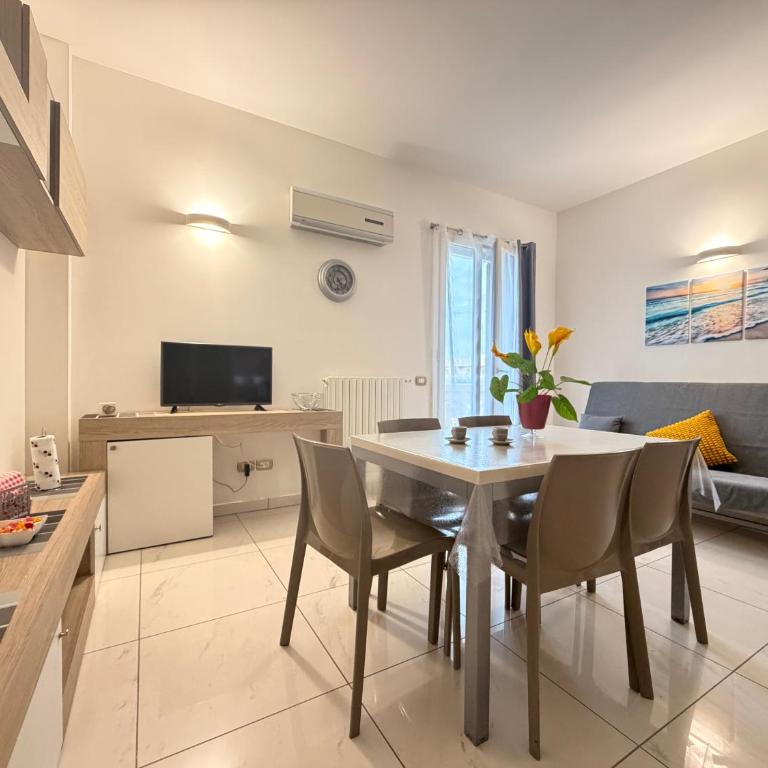Luxury House Gallipoli - One-Bedroom Apartment with Spa Bath - 2