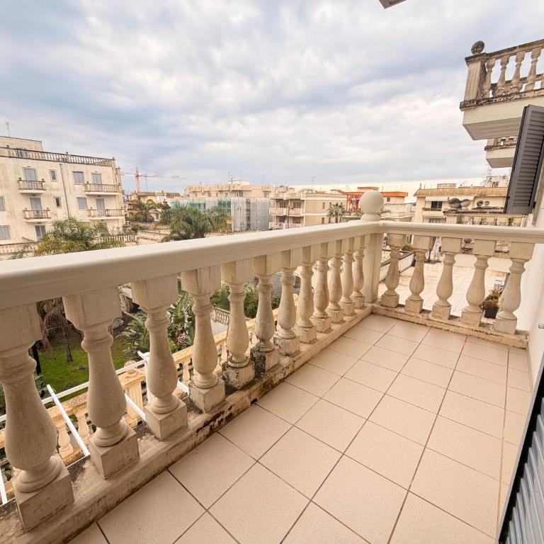 Luxury House Gallipoli - One-Bedroom Apartment with Spa Bath - 12