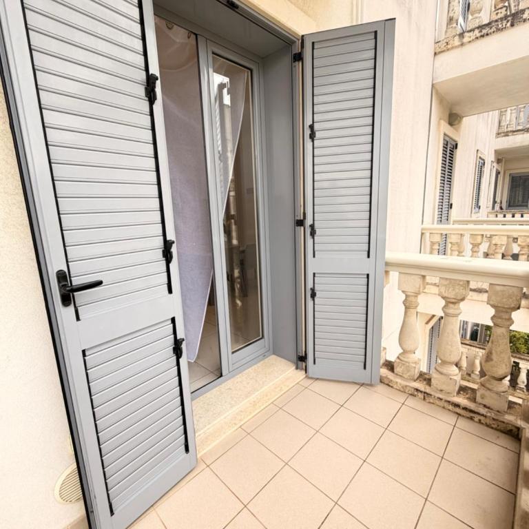 Luxury House Gallipoli - One-Bedroom Apartment with Spa Bath - 14