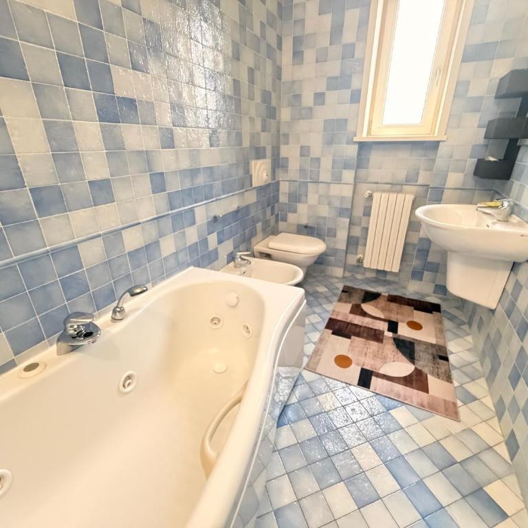 Luxury House Gallipoli - One-Bedroom Apartment with Spa Bath - 22
