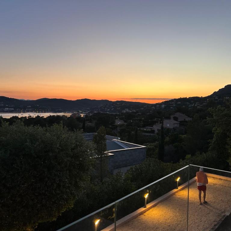 Villa 4 étoiles à Agay - Terrasse panoramique vue mer - Proximité à pied de la plage - Villa mit Meerblick - 35