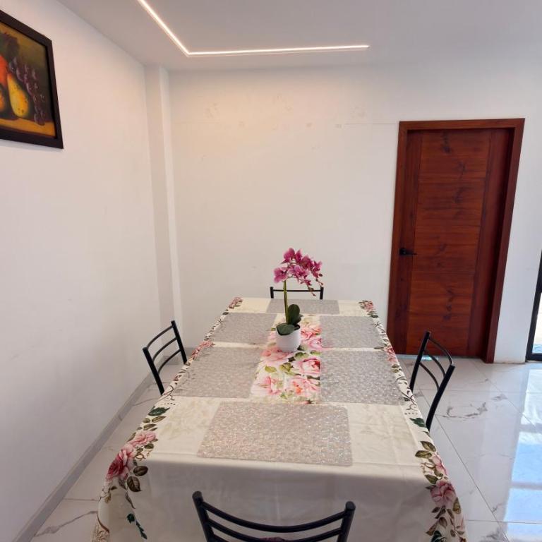 Casa moderna, amplia y acogedora Valentina - Four-Bedroom House - 18