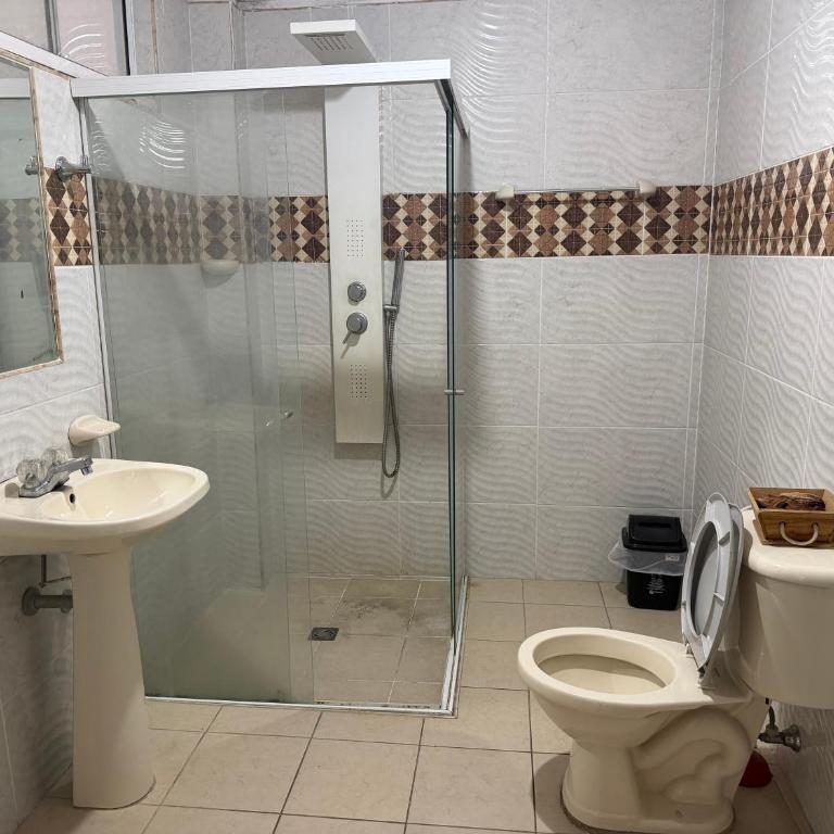 Apto-casa grande y espacioso, 6 habitaciones - Casa de 6 dormitorios - 6