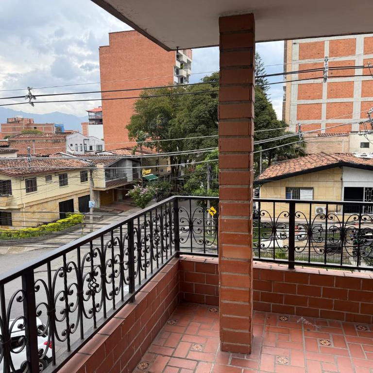 Apto-casa grande y espacioso, 6 habitaciones - Casa de 6 dormitorios - 17