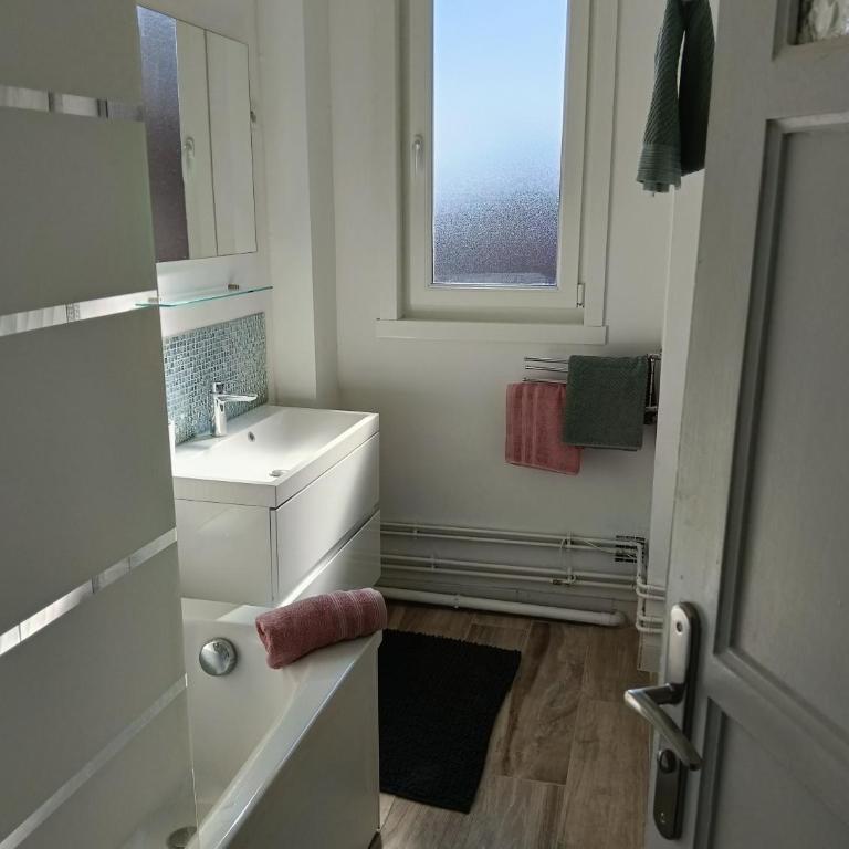 Le Refuge de la Tour - Appartement 2 Chambres - Vue sur Ville - 14