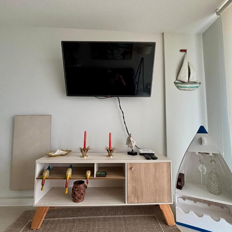 Elegante depto en Mirasol algarrobo - Three-Bedroom Apartment - 13