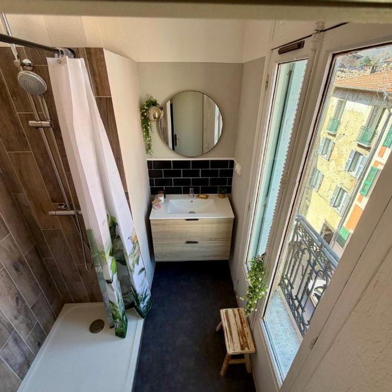 Lumineux studio en dernier étage, centre de Sospel - Appartement 1 Chambre - 5