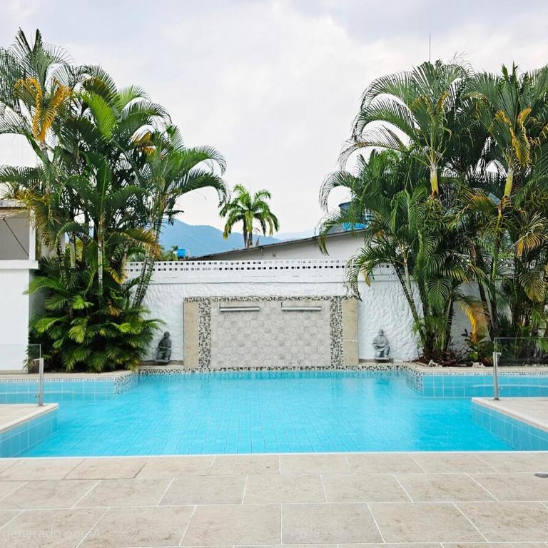 Casa con piscina privada cerca al Aeropuerto - Four-Bedroom House - 12