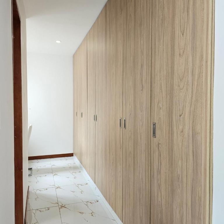 Casa con piscina privada cerca al Aeropuerto - Four-Bedroom House - 20