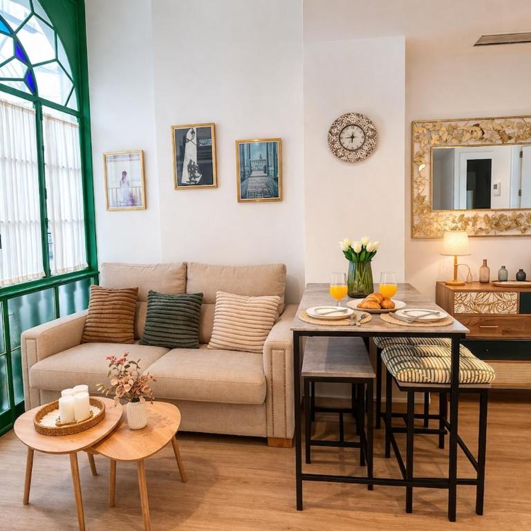 Centro Ciudad Giralda Parejas Teletrabajo Familias - Two-Bedroom Apartment - 28