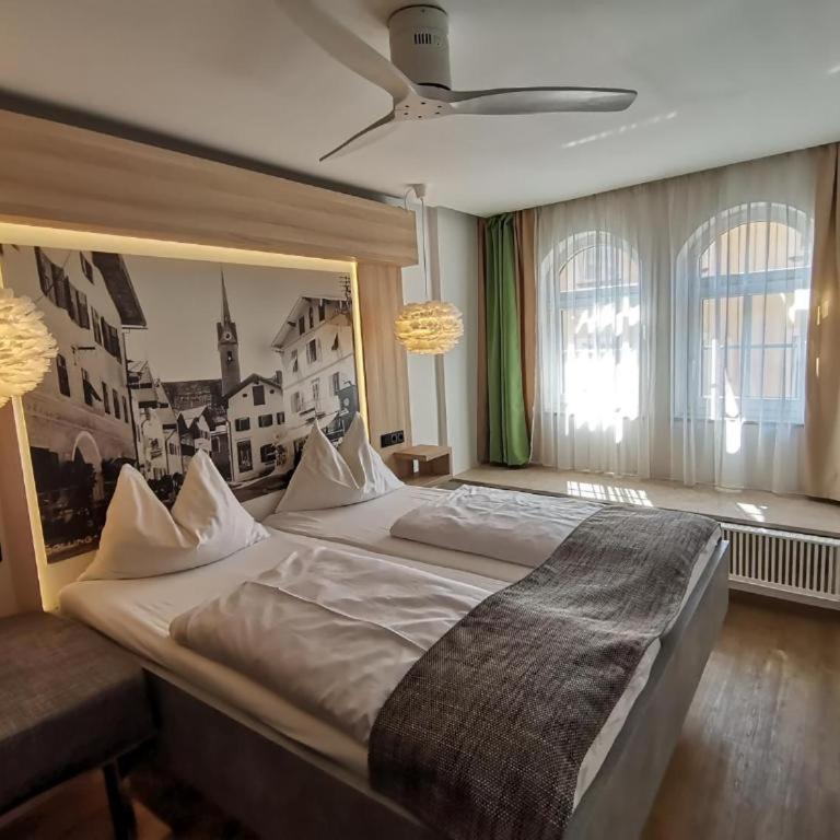 Boutique Hotel Adler - Comfort Dreibettzimmer - 11
