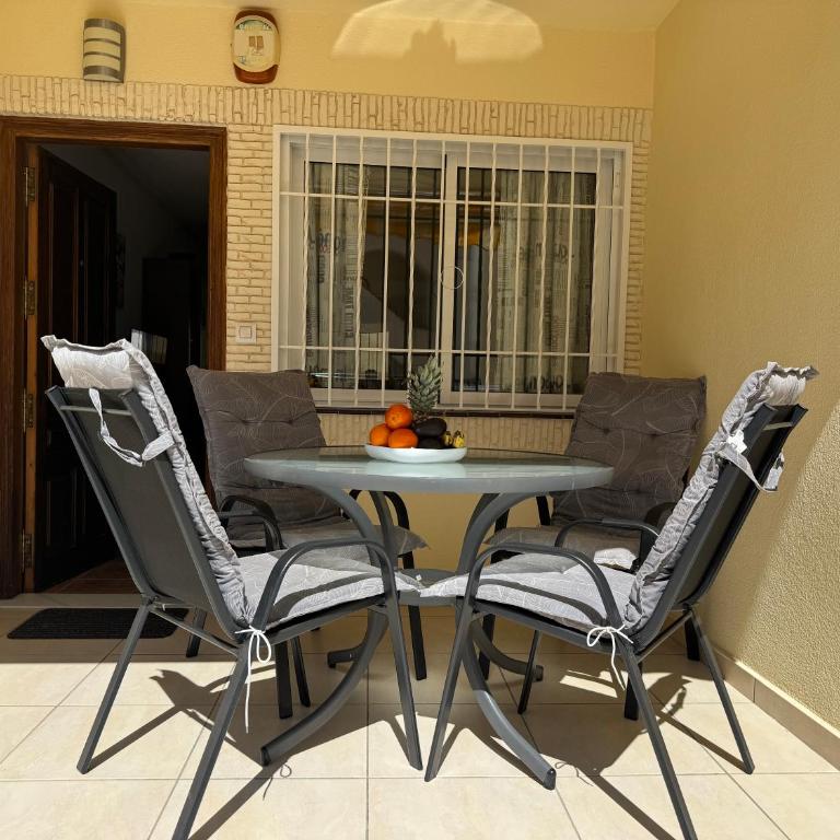 En perle med plass til voksne og familien, solfylt terrasse 5 min fra stranden - Apartamento de 2 dormitorios - 7