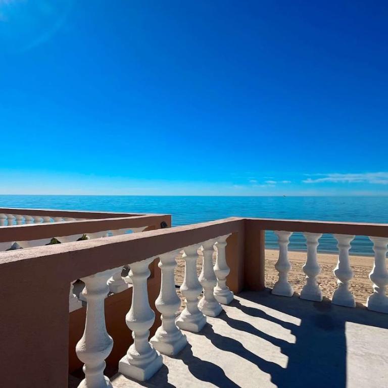 Recently Updated Beachfront Home Casa Neblina - Apartamento - 10