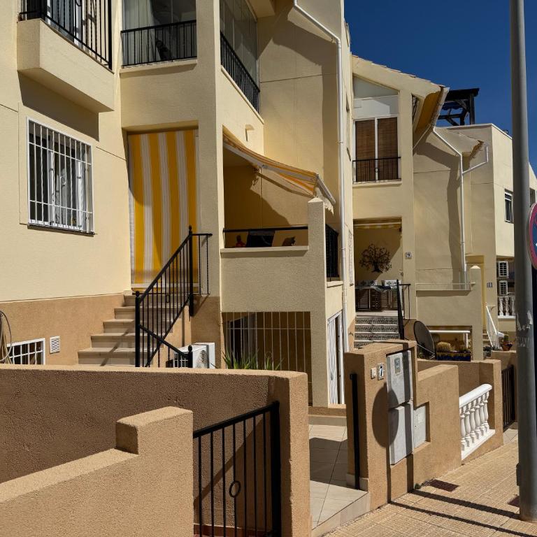 En perle med plass til voksne og familien, solfylt terrasse 5 min fra stranden - Apartamento de 2 dormitorios - 29