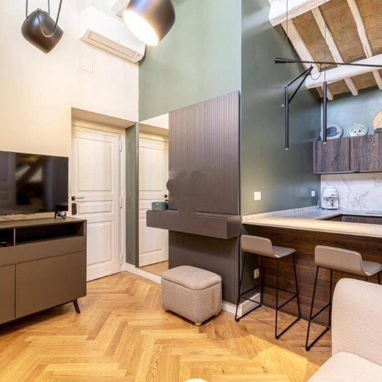Trevi Velvet House - Appartamento con 2 Camere da Letto - 1