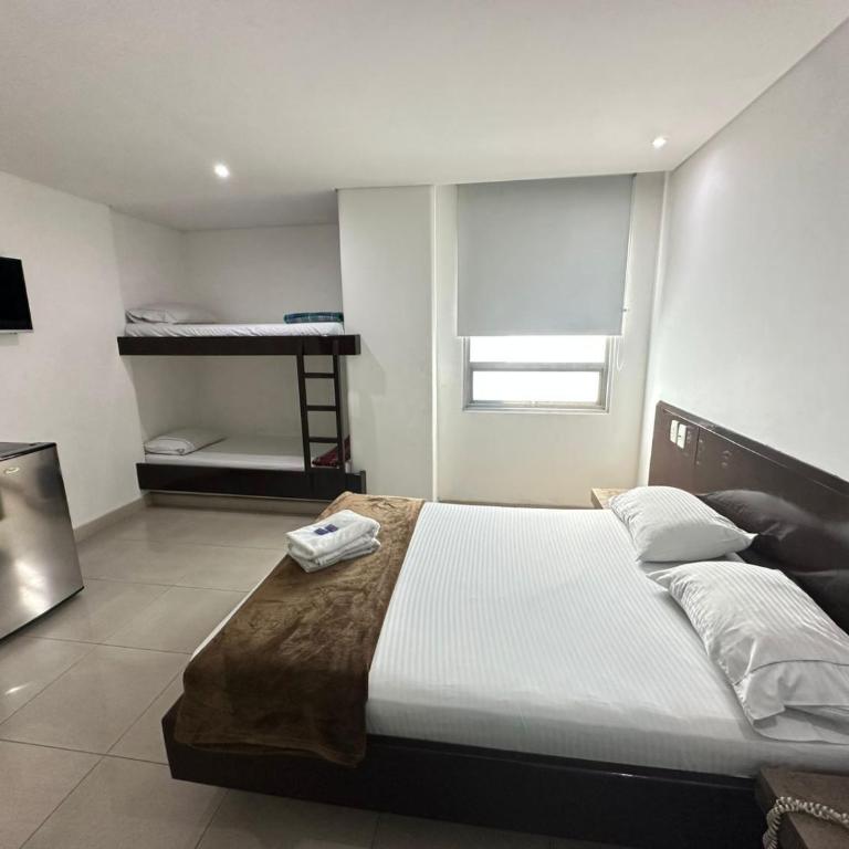 Hotel Via 45 Centro - Habitación Familiar - 2