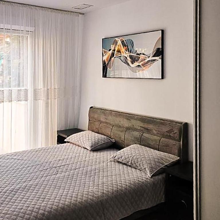 Luxury Beachfront Family Apartment - Two-Bedroom Apartment - 4